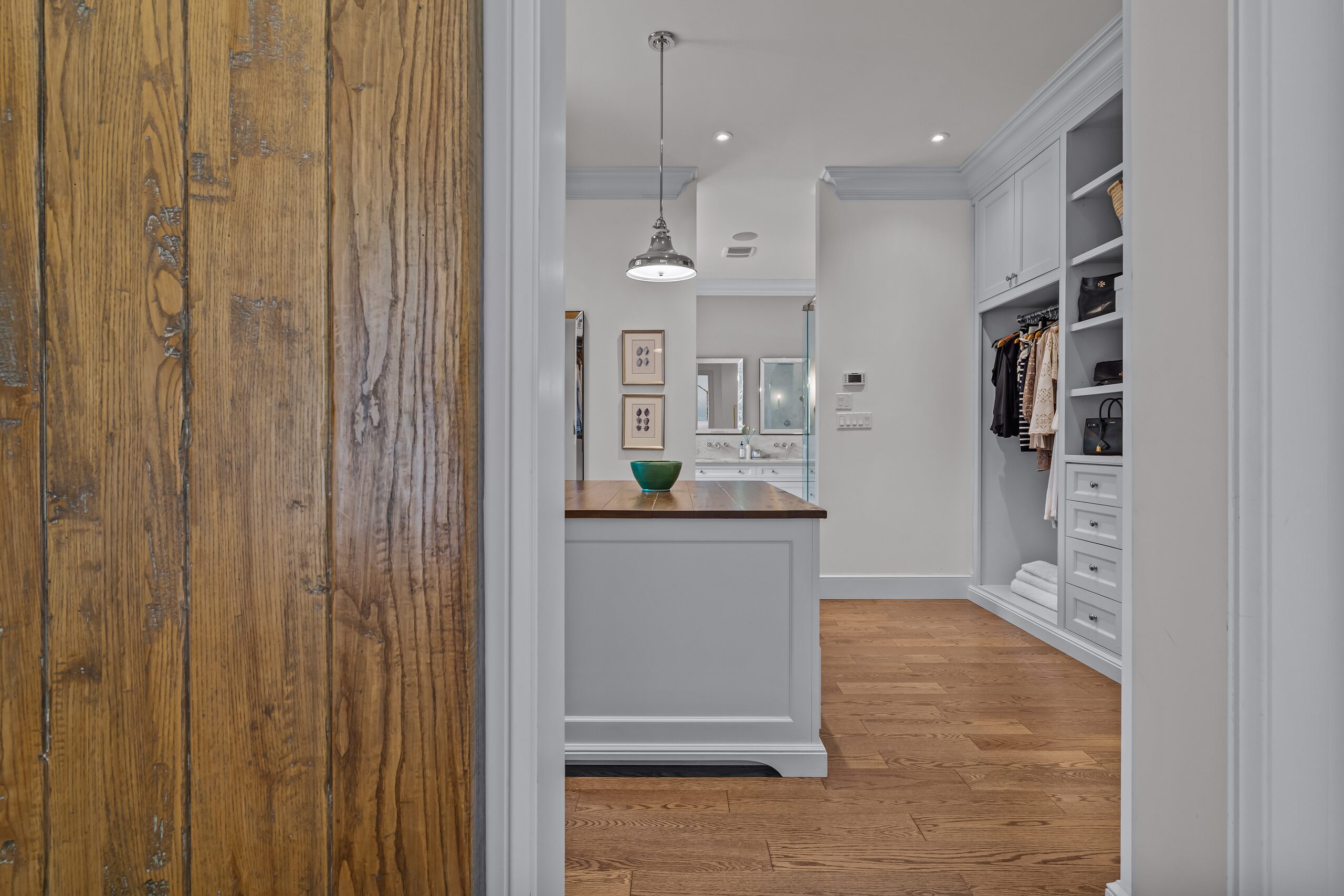 Walk-in closet